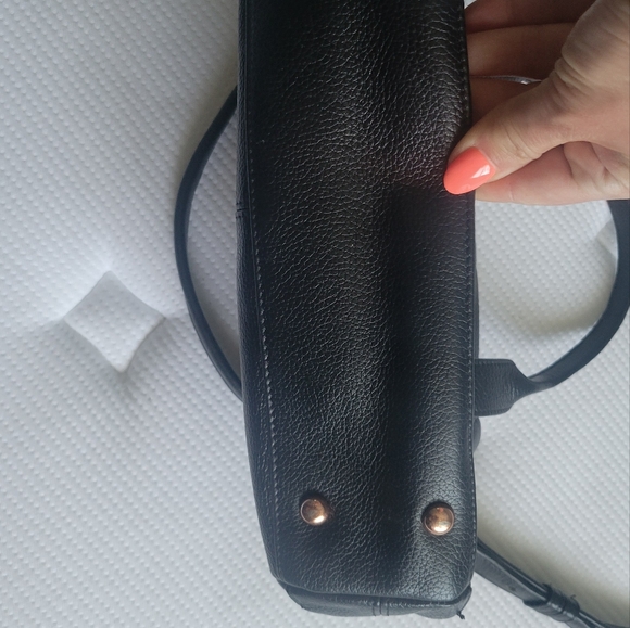 Danier leather handbag/crossbody - Picture 5 of 6